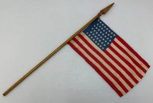 lot 200 image: RARE Early 1900s Silk 7 x 11 12 (46) Star Flag