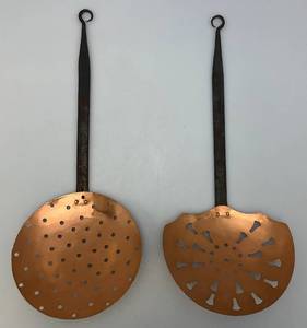 lot 208 image: Large Vintage Copper Stainers 8