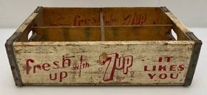 lot 21 image: Vintage Collectible HARD TO FIND  7Up  Wood Soda Crate From St. Paul Minnesota