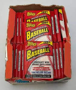 lot 239 image: 1991 Topps 40 Years Of Baseball Trading Card vWax Packs (Open 34 Packs Total)