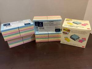 lot 1 image: Sticky Note Dispenser and Notes