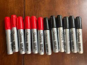 lot 34 image: Sharpie King Size Markers