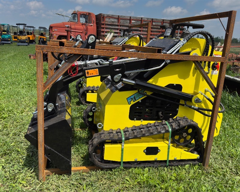 lot 3677 image: 2025 FUTURE Skid Steer Loader (FT36C)