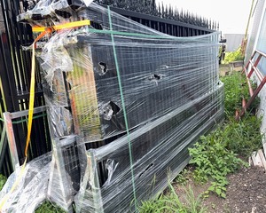 lot 9110 image: Sdlanch Iron Fence Panels (IRIF)