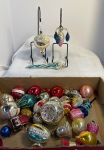 lot 9 image: Antique Glass Christmas Ornaments West German Lot 1 of 2