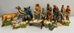 lot 20 image: Large 21 piece Vintage Chalkware Nativity Set Circa 1940s