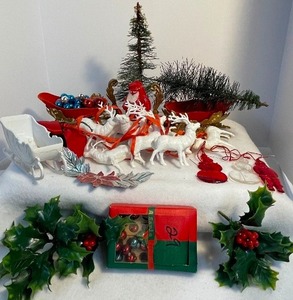 lot 30 image: Vintage Rosbro Santa Claus Pull Toy Candy Container and 1960s Bradford Plastic Sleigh and Reindeer Lot