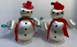 lot 35 image: Vintage Silk Ornament Snowman Couple 1950s