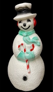 lot 43 image: Vintage Dimpled Snowman Blow Mold 40 Tall Union Products