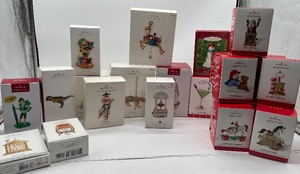 lot 54 image: Lot 4 of 6 Hallmark Keepsake Ornaments