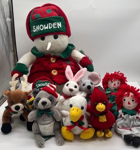 lot 31 image: Vintage Snowden Plush Lot Snow Raggedy Ann and Andy 1990s Target