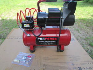 lot 52 image: Air Compressor