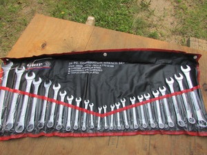 lot 72 image: Tool Lot