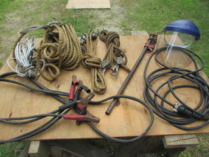 lot 79 image: Garage Items