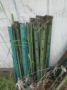 lot 82 image: Small Fence Posts