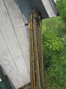 lot 83 image: Large Fence Posts