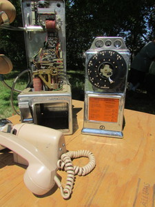lot 92 image: Rotary Phones Vintage