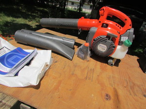 lot 94 image: Leaf Blower