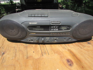 lot 96 image: RadioCd Player
