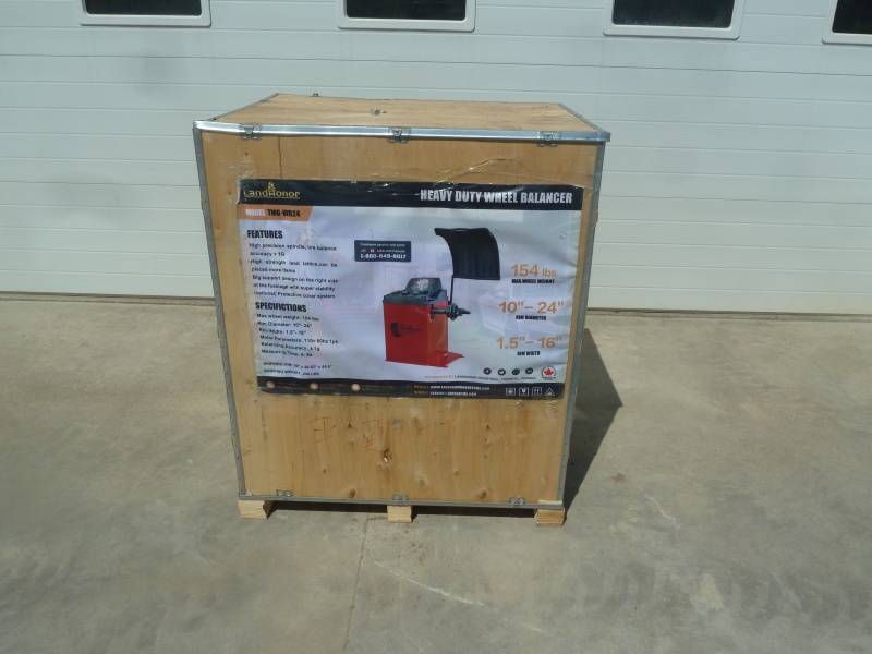 lot 60 image: Landhoner Heavy Duty Wheel Balancer