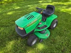 lot 6 image: SabreJohn Deere Lawn Tractor