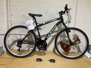 lot 71 image: Huffy Highland Mountain Bike - 26 Wheels - 21 Speeds - ML