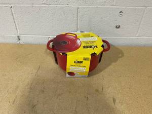 lot 364 image: Lodge Cast Iron 5.5qt Red Enameled Dutch Oven
