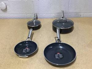 lot 466 image: 4PCS OXO Pans Set