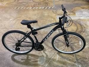 lot 236 image: Huffy Highland Mountain Bike - 26 Wheels - 21 Speeds
