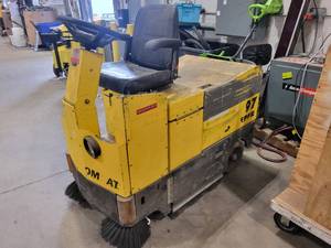lot 1 image: 297 Riding Floor Sweeper(568937) Will Not Turn On, See Description