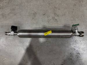 lot 5 image: DOT - 3E1800 Gas Cylinder (568743) WhiteySwagelok UntestedNot Checked For Leaks