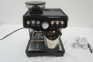 lot 20 image: Breville Express Espresso Machine BES870XL