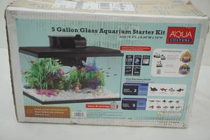 lot 29 image: 5 Gallon Glass Aquarium Starter Kit (NEW)