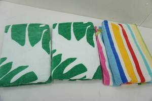 lot 32 image: 3 Beach Towels (good condition)