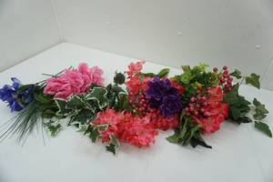 lot 35 image: Artificial Flowers NEW