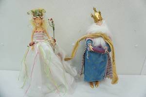 lot 60 image: Patience Brewster Dept 56 Christmas Krinkles Figurines 15 tall