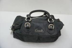 lot 63 image: Coach Bag