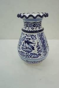 lot 69 image: Ceramic Vase Puebla Mexico 12 tall