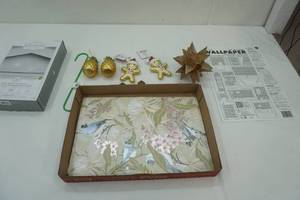 lot 70 image: Peel and Stick Wallpaper, LED Lit Starburst Set, Ornaments
