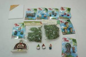 lot 74 image: Fairy Garden Figurines (NEW), Reindeer Moss, Small Canvas