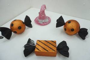 lot 81 image: Halloween Ornaments