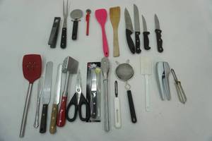 lot 87 image: Kitchen Knives & Other Utensils