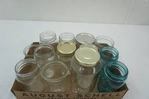 lot 101 image: Canning Jars, 4 with lids