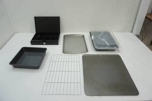 lot 103 image: Bakeware Lot