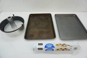 lot 115 image: Cookie Sheets, Bundt Pan and Parchment Paper