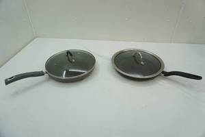 lot 117 image: 2 Large Frying Pans with Lids