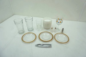 lot 124 image: NEW Soy Candle, Vintage Salt & Pepper Shakers and Other Glassware
