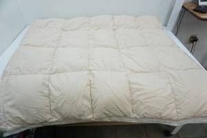 lot 156 image: Down Comforter. Approx 8x86