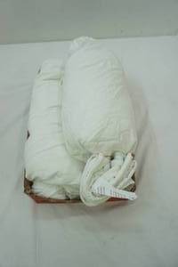 lot 162 image: 2 Sleep Number Twin XL Fitted Sheets and 1 Pillow Case