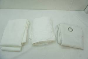 lot 168 image: 2 White Panel Curtains and 1 White Towel